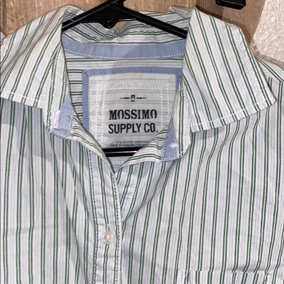 Button down - Picture 2 of 2